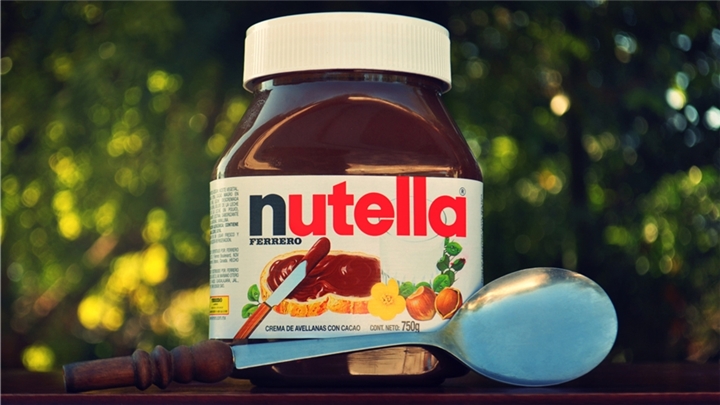 عرضه اختصاصی شکلات 750 گرمی نوتلا مدل لباس دار