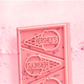 شکلات تخته ای با طعم توت فرنگی 78 گرمی هرشیز Hershey’s